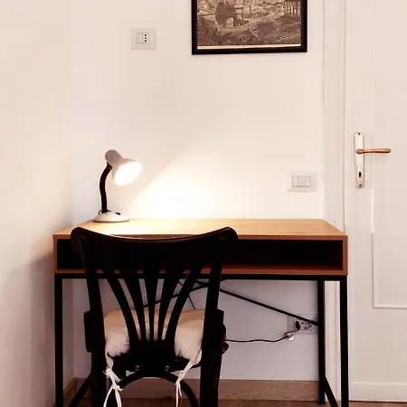 Oasi Urbana: Confort E Stile דירה רומא